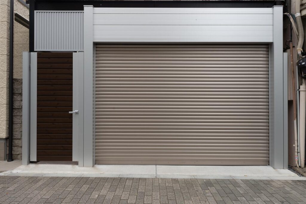 What is Better: Aluminum or Steel Garage Doors